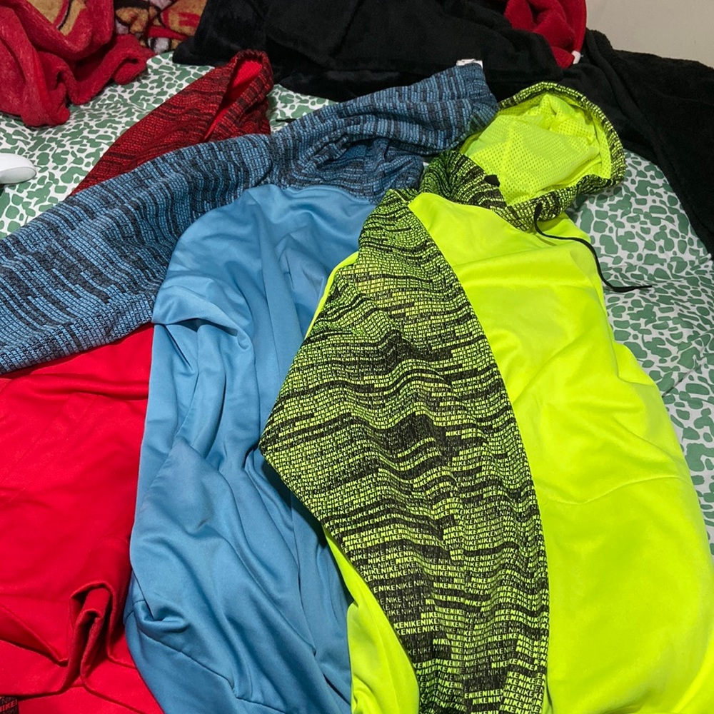 Nike Hoodie Bundle 3x can be sold separately